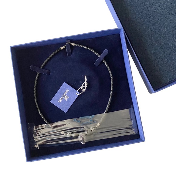 new Swarovski ㋛ Taddeo Metal Beads Crystal Skull Necklace ㋛ Jet Hematite ㋛ Black - Picture 12 of 16